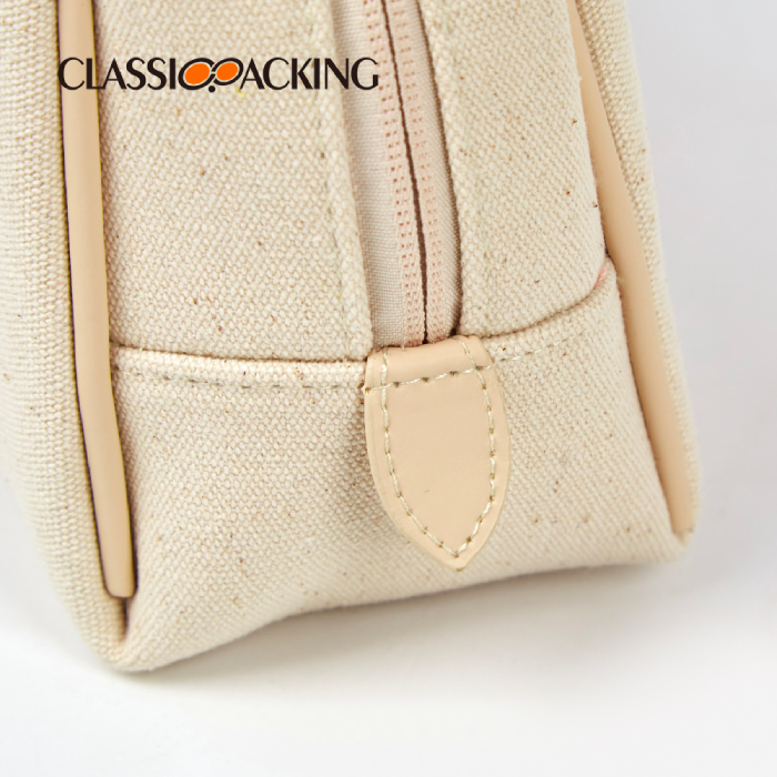 canvas washbag zipper detail